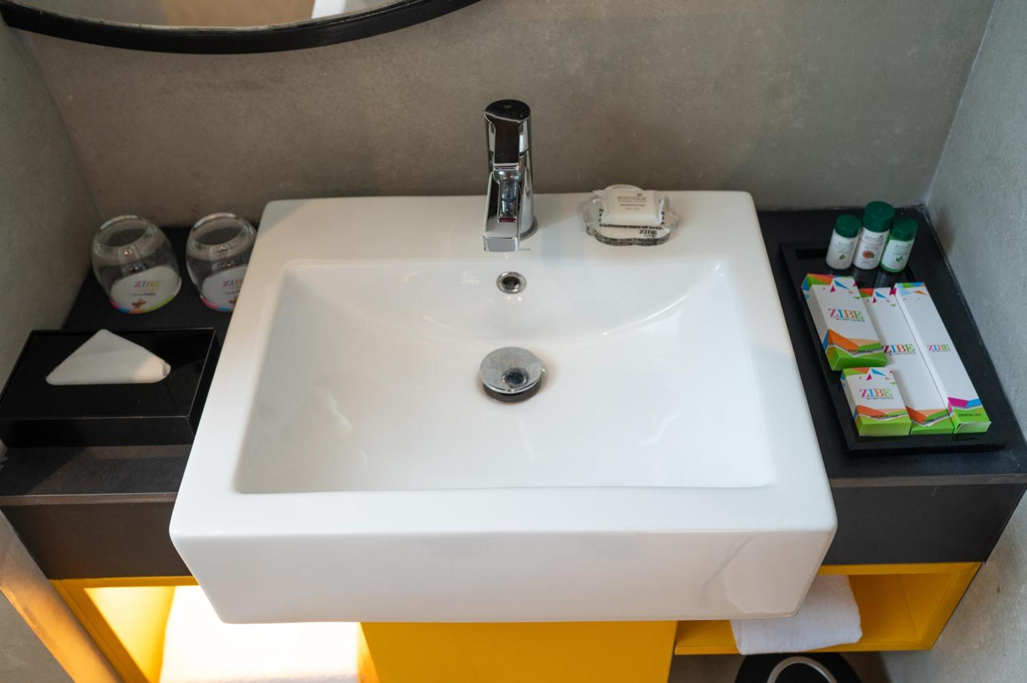 Zibe Luxe Kakinada By Grt Hotels Eksteriør billede