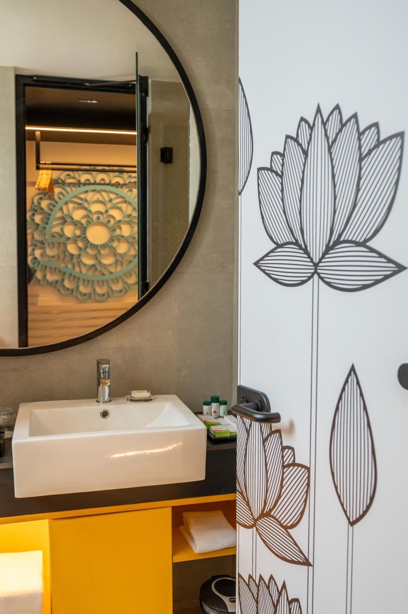 Zibe Luxe Kakinada By Grt Hotels Eksteriør billede